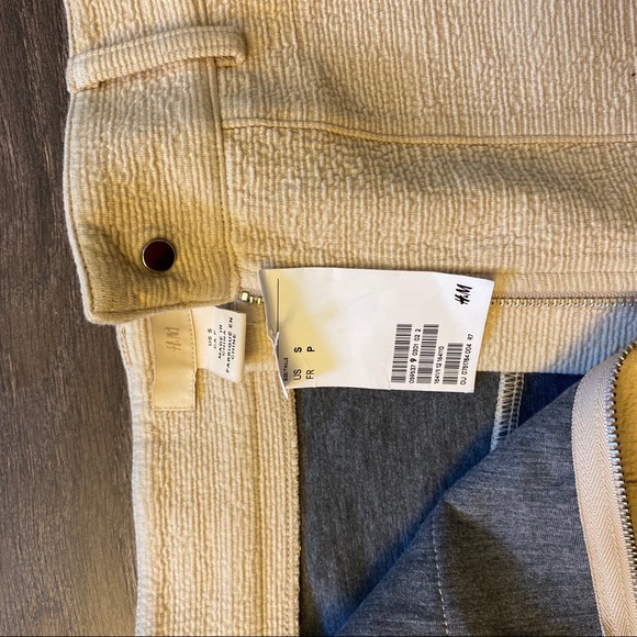 H&M Knit Mini Skirt with Pockets - Picture 4 of 4